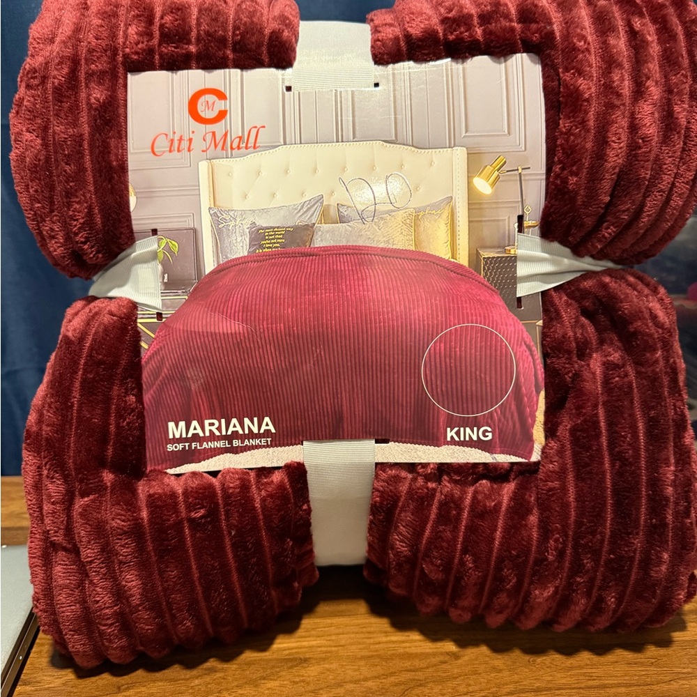 Mariana Luxurious Burgundy Flannel Blanket